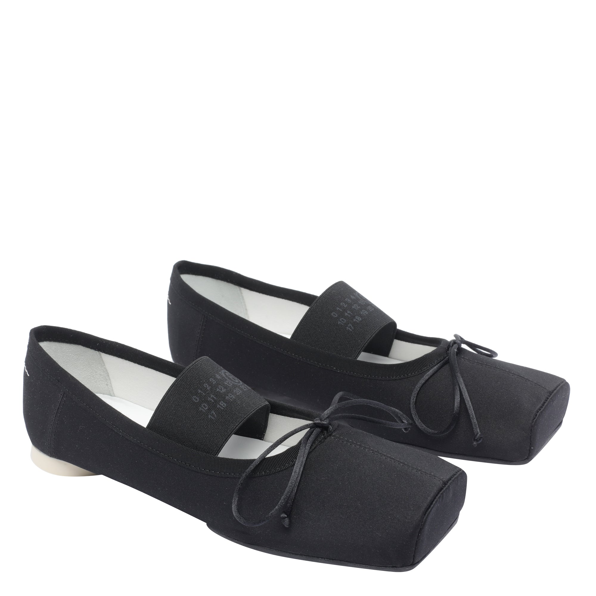 Mm6 Maison Margiela Flat Shoes Black Fabric/ Leather Sole