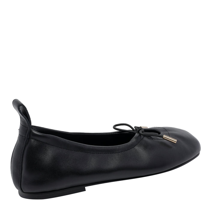 Alohas Flat Shoes Black Calf Leather/rubber Sole