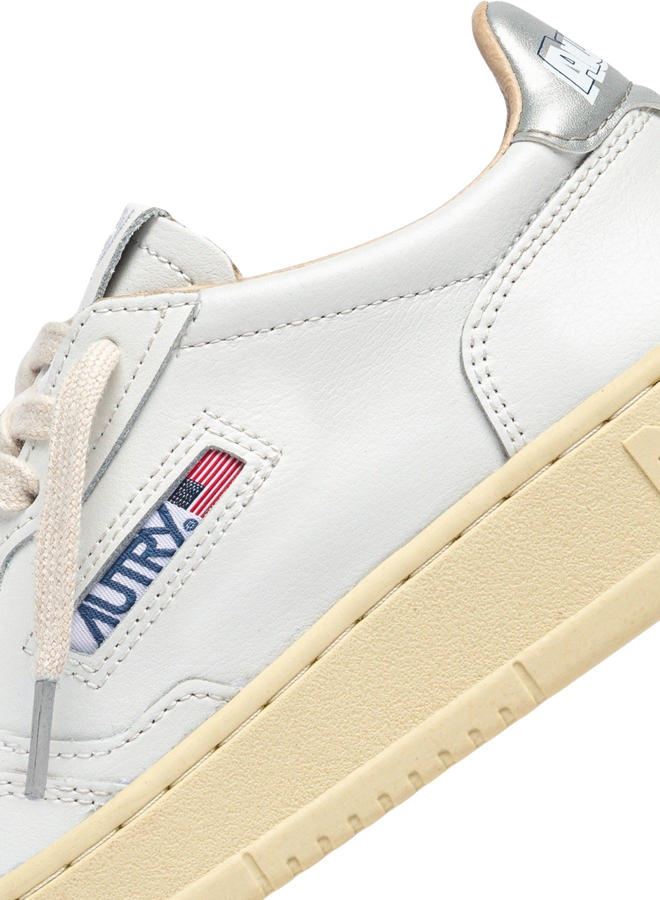 Medalist Low Leat Art Wht Silver White Cow Leather + Pu Shoe