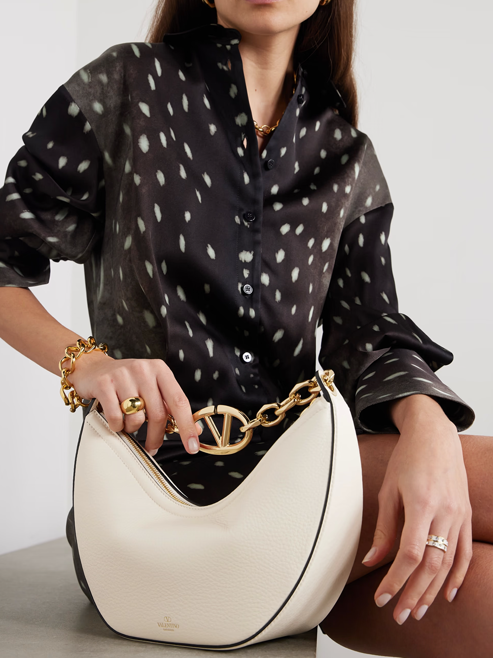 Ivory Leather Small Hobo Vlogo Shoulder Bag Black