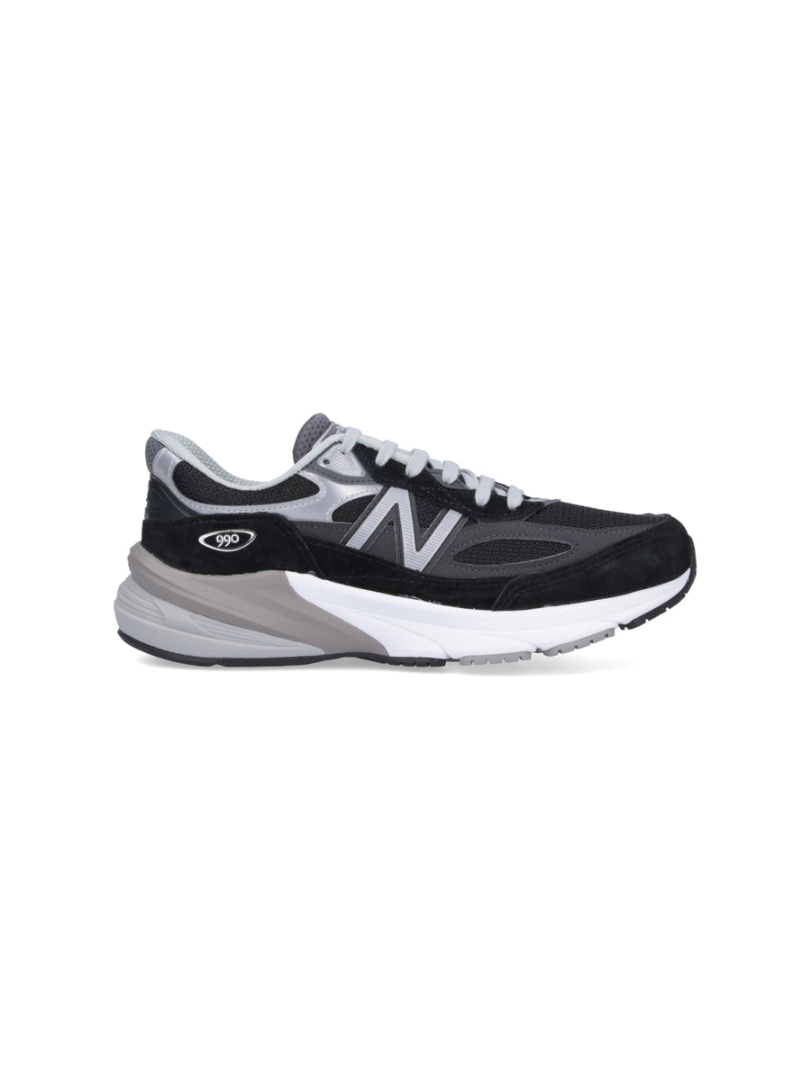 New Balance Suede sneakers in black