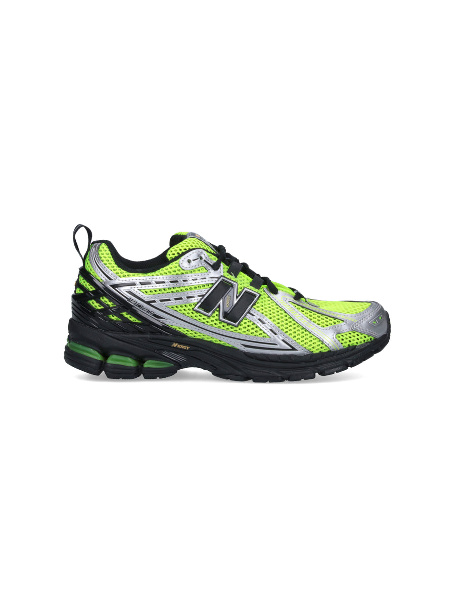 New Balance Mesh sneaker in green