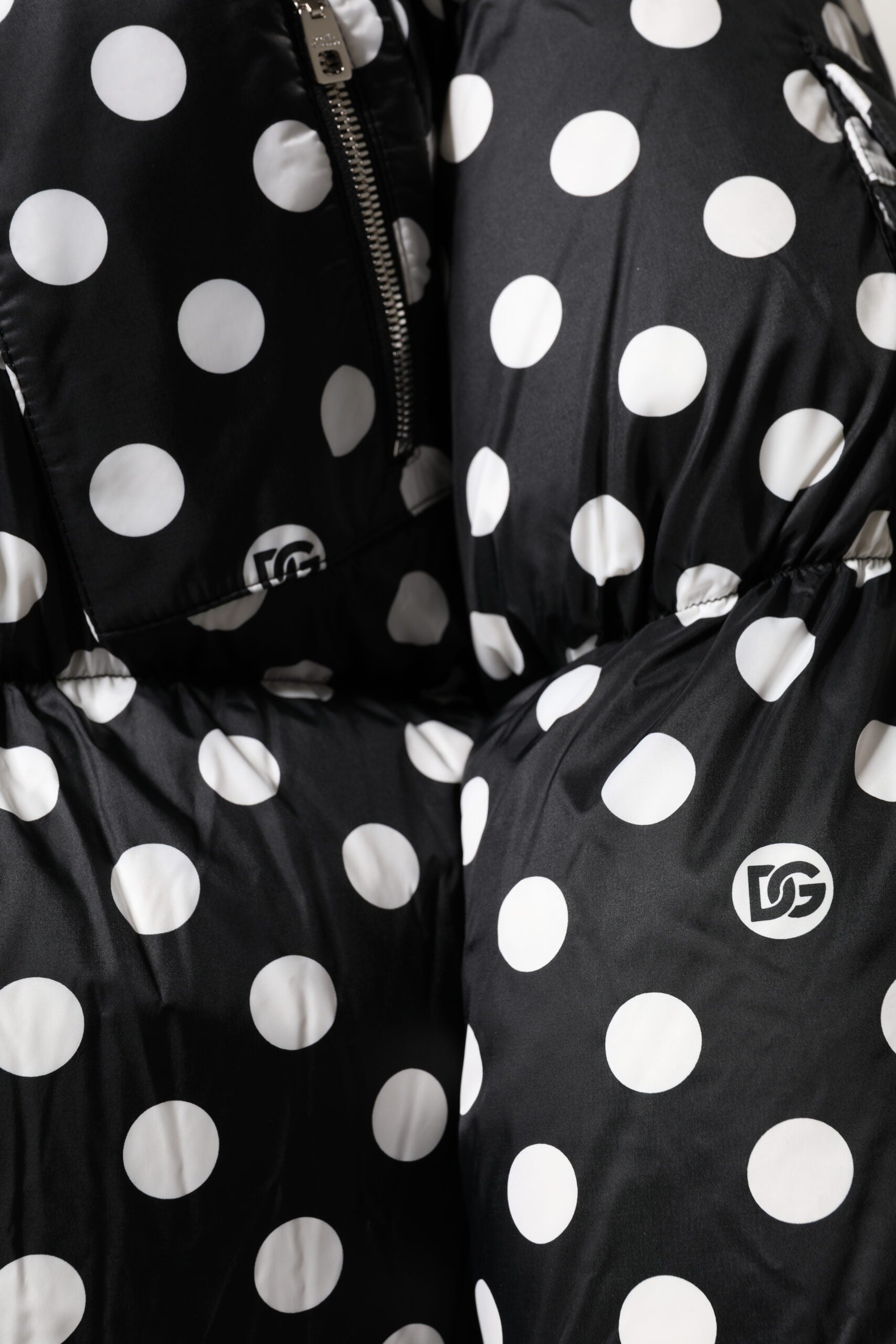 Dolce & Gabbana 100% Nylon puffer jacket in black — view 7