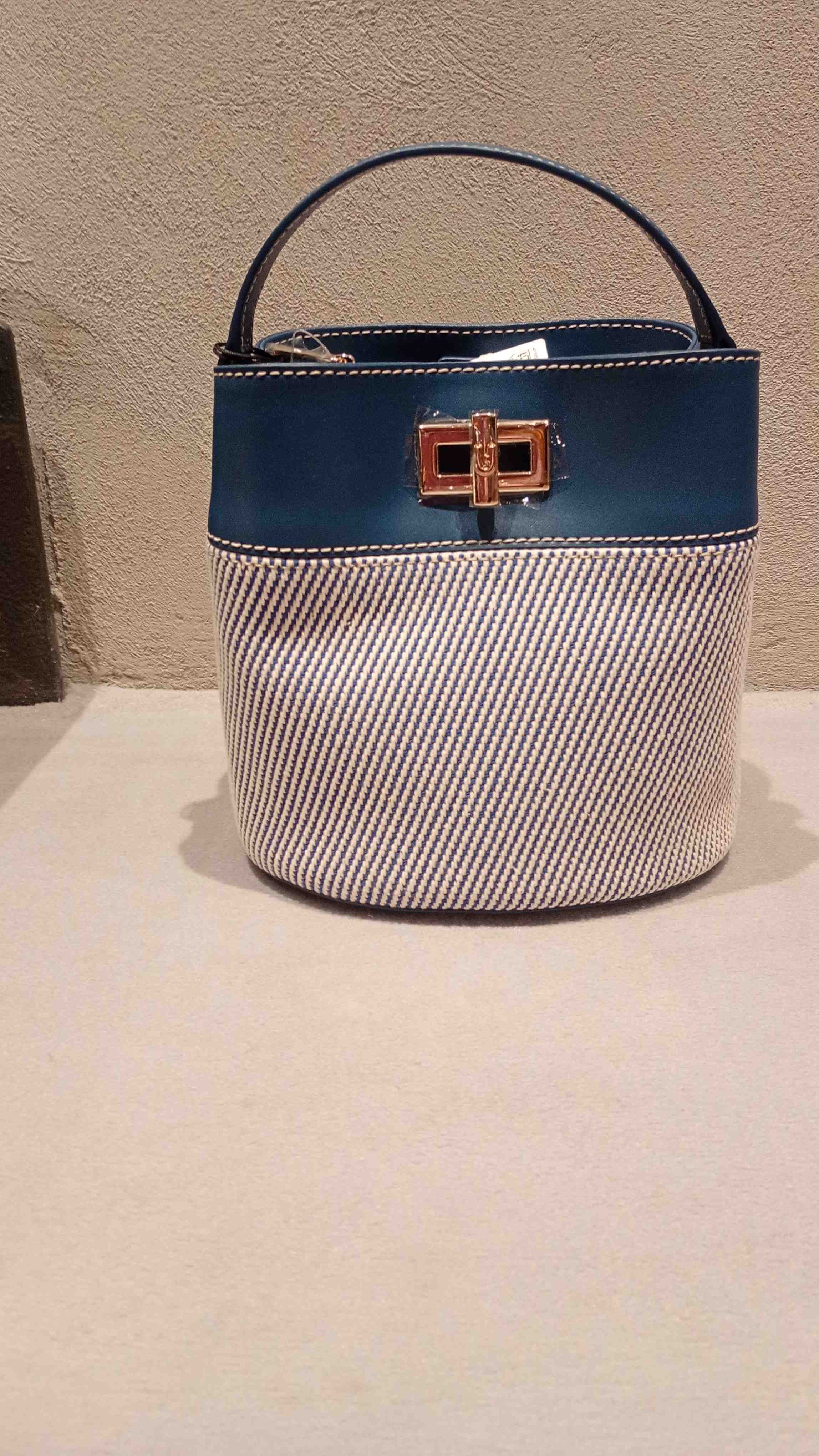 Amelia Mini Bucket Bag Blue Calf Leather |