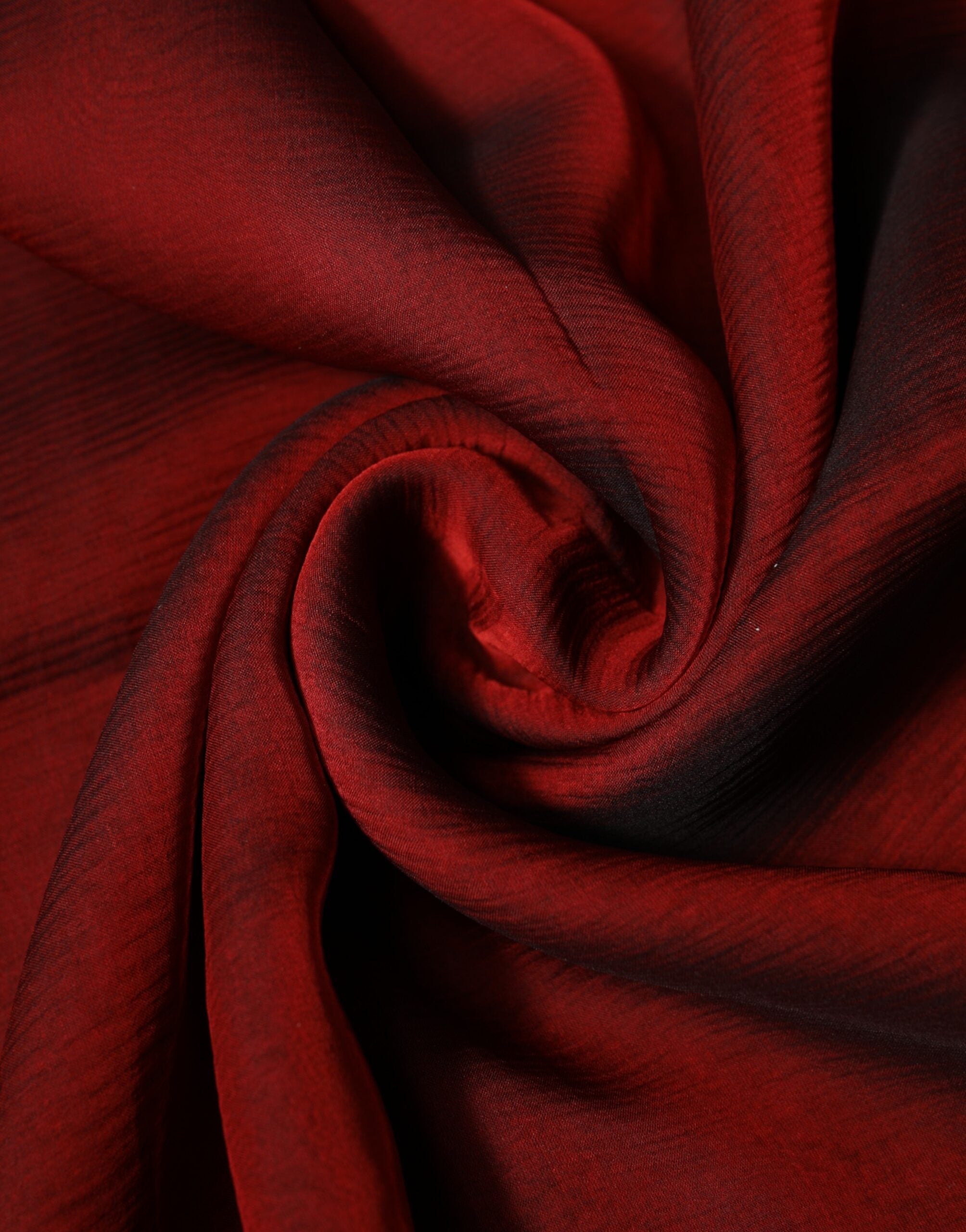 Dolce & Gabbana 100% Silk shawl in red — view 4