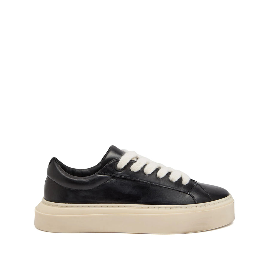 Sneakers Black Leather Trainers