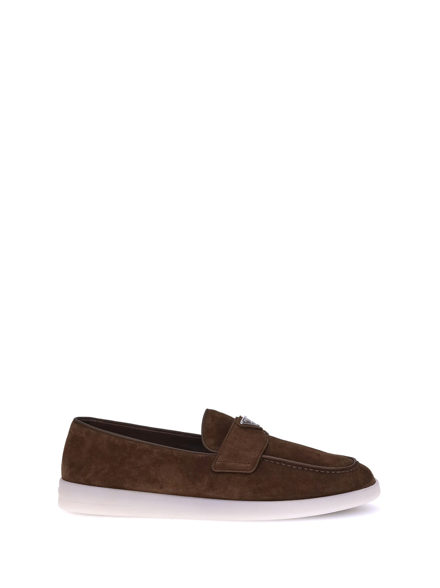 Prada Upper: 100% calf leather; Sole: 100% rubber loafers in brown