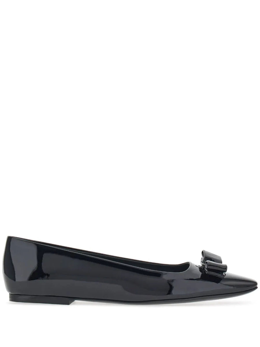 Ferragamo Goatskin flat in black