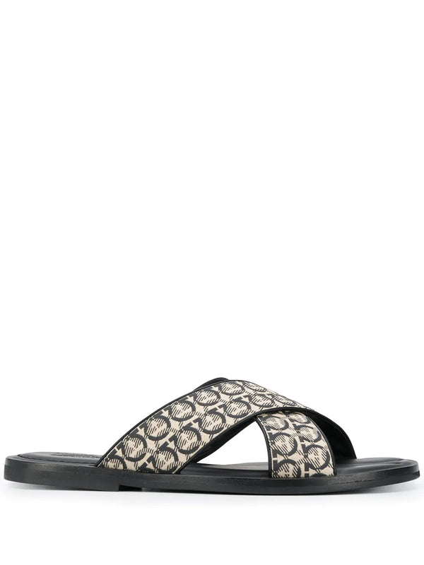Ferragamo Leather sandals in black