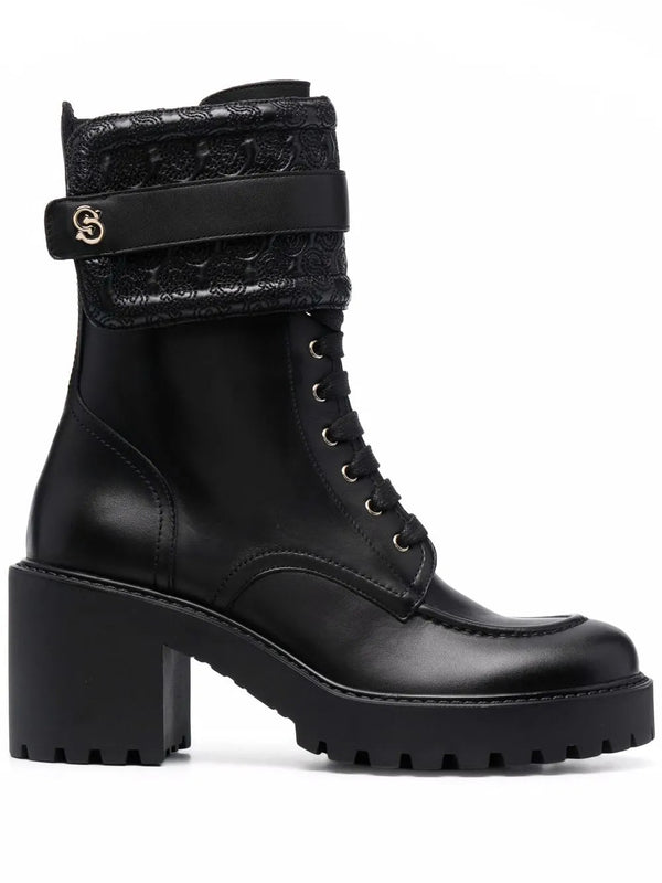 Ferragamo Leather boot in black