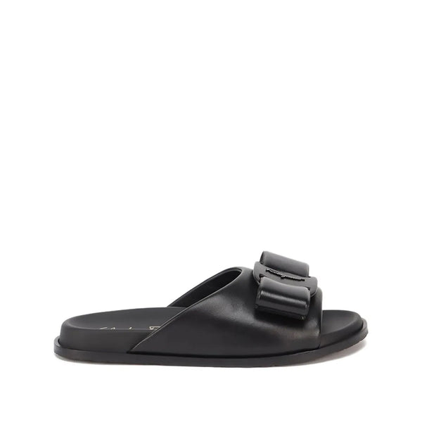 Ferragamo Leather sandals in black