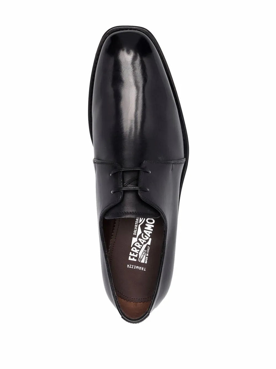 Ferragamo Leather derby shoe in black