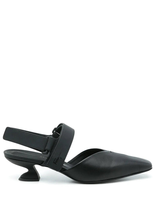 Ferragamo Lambskin pump in black