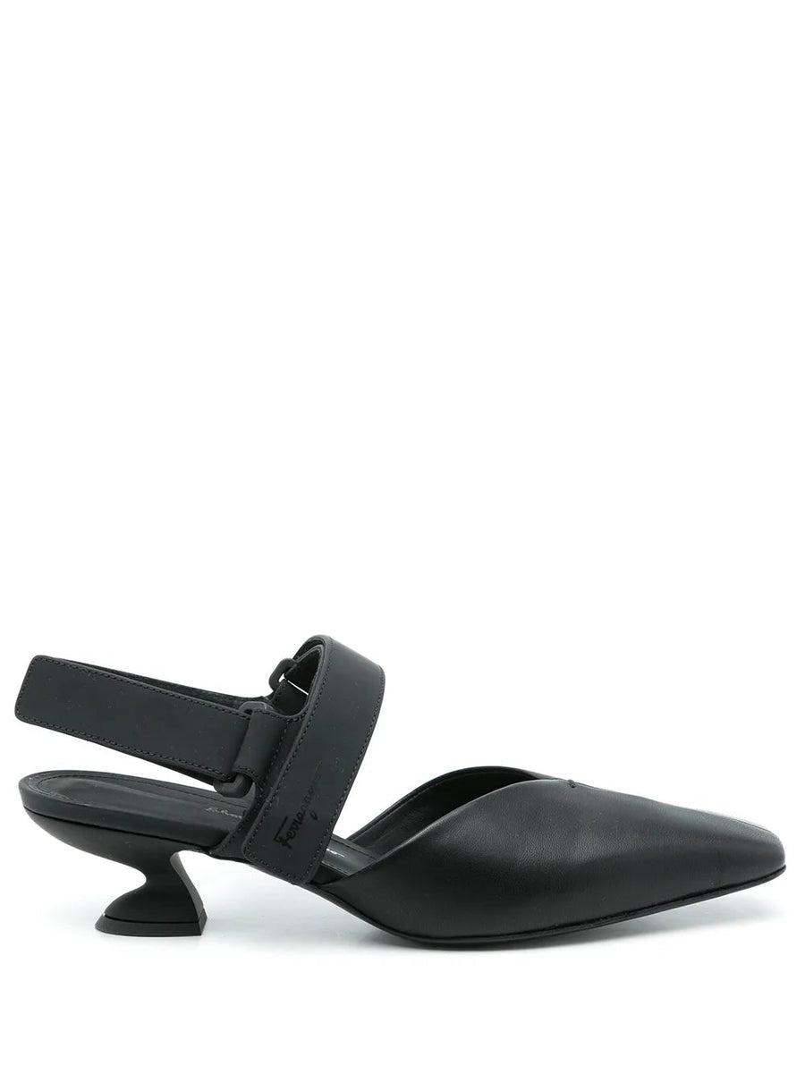 Ferragamo Lambskin pump in black