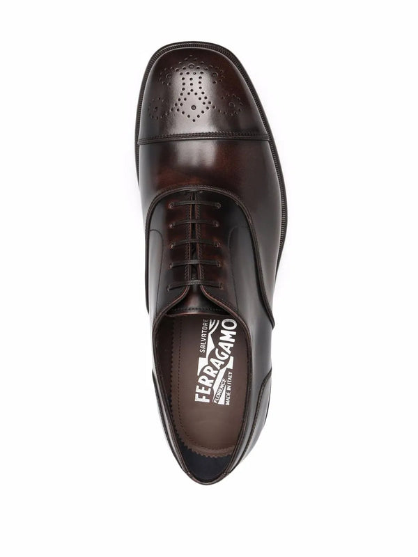 Ferragamo Leather oxford in black