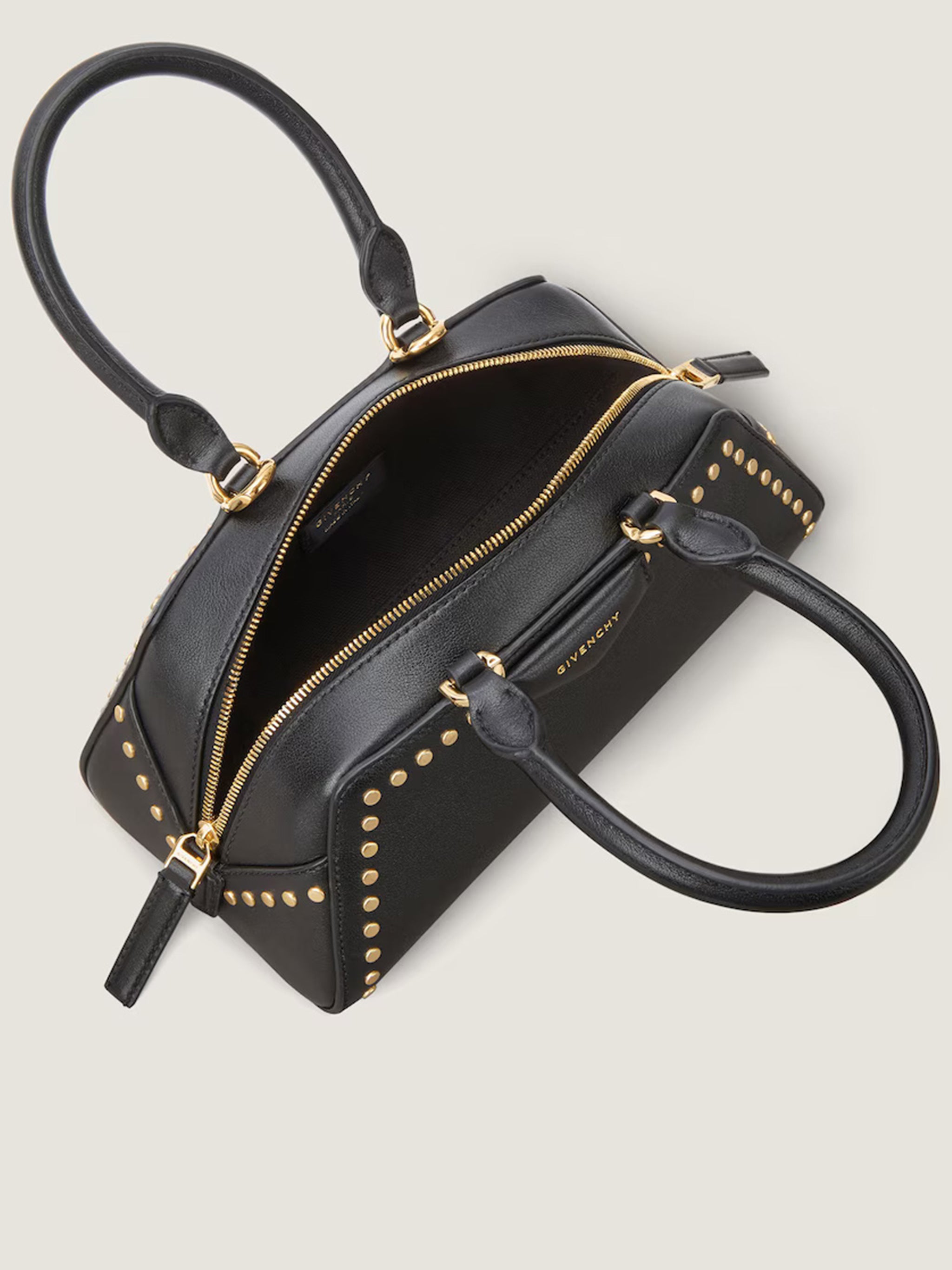 Antigona East West Mini Bag Black Calf Leather | Borsa