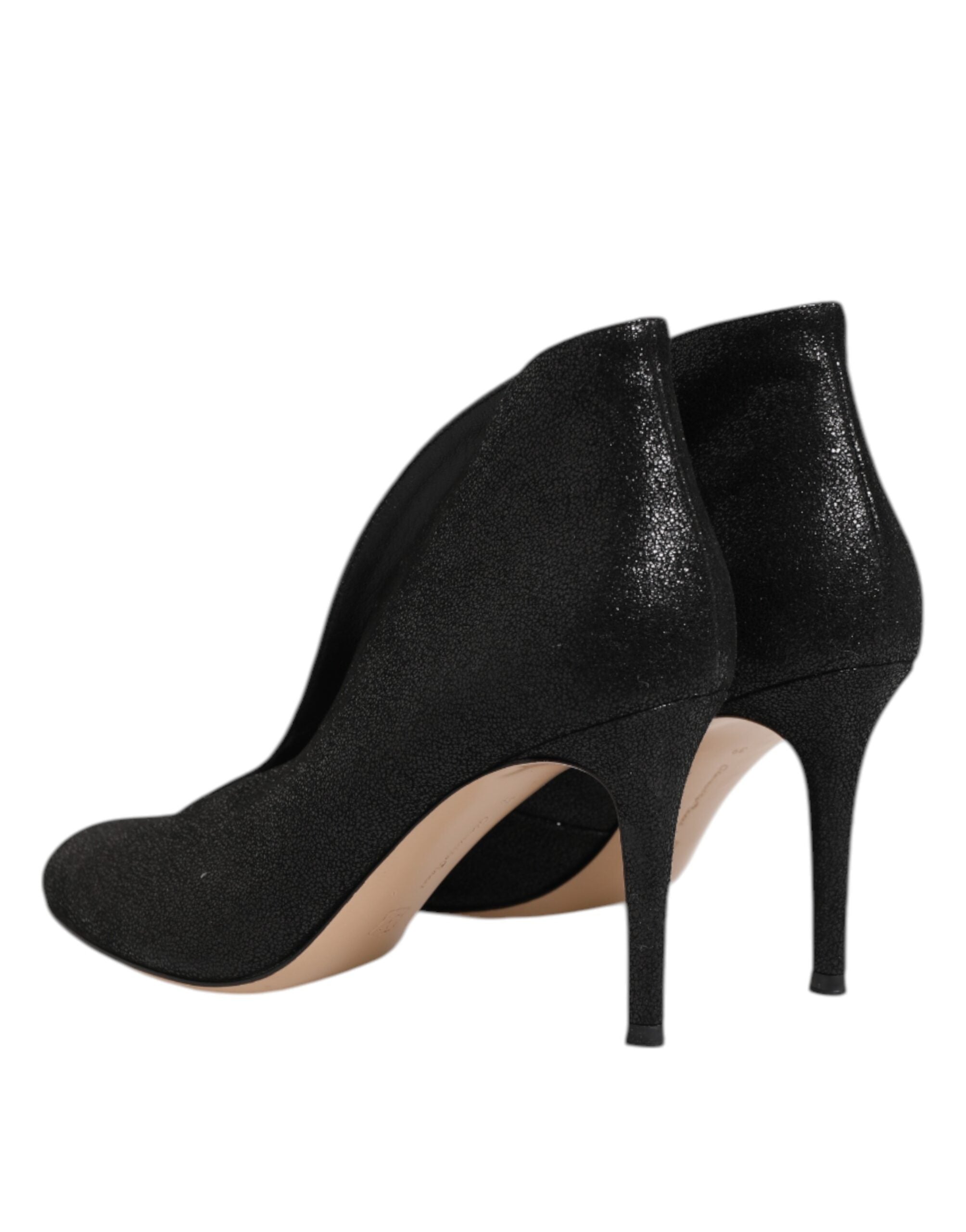 Gianvito Rossi Leather pump in black — view 4