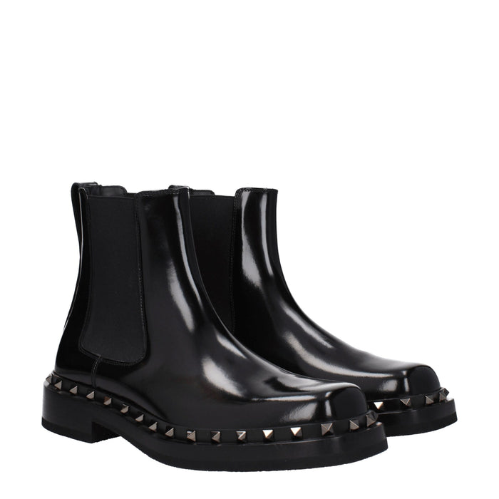 Valentino Garavani Leather ankle boot in black — view 2