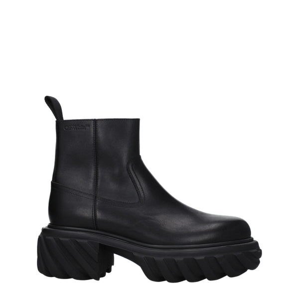 Off-White Leather boots in black