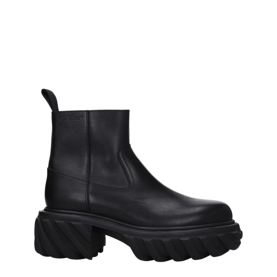 Off-White Leather boots in black
