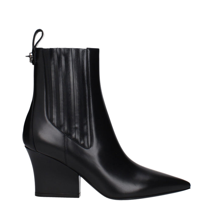 Valentino Garavani Leather boot in black