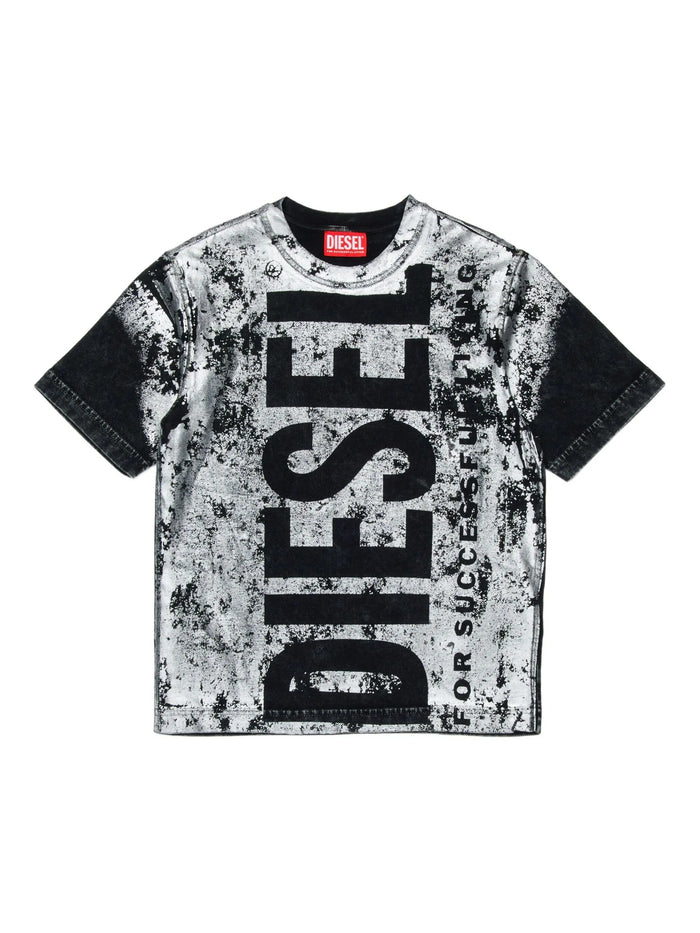 Taboxtar2 Over Black T-shirt