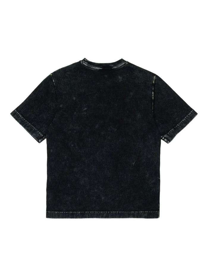 Taboxtar2 Over Black T-shirt