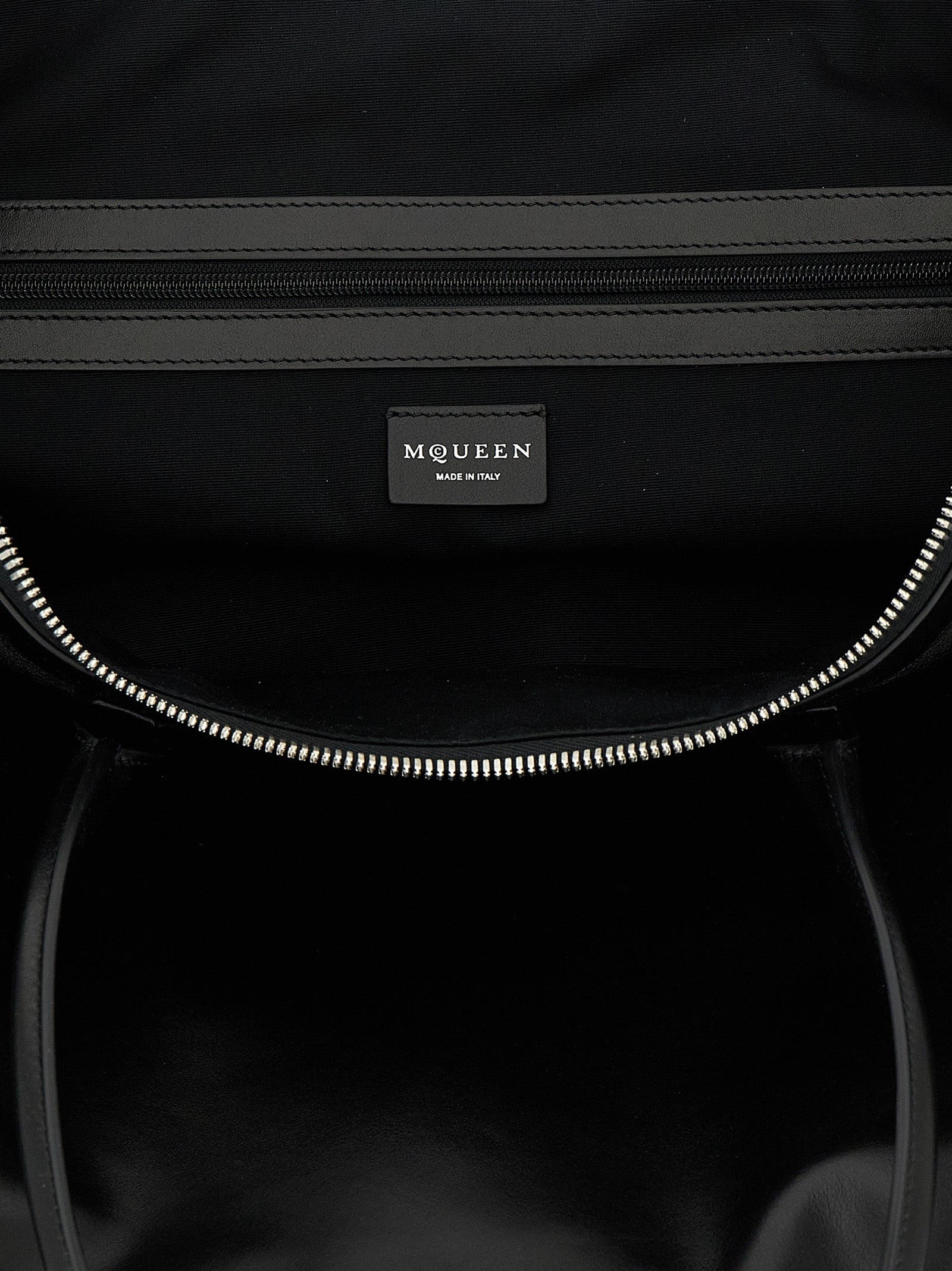 Maxi Manta shoulder bag Black Calfskin Leather (bos Taurus)