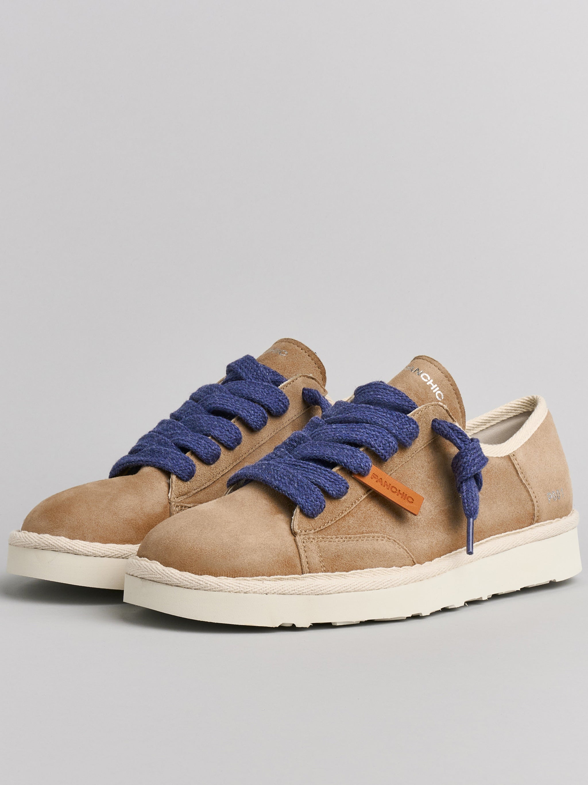 Lace-up Shoe Charm Calzature
