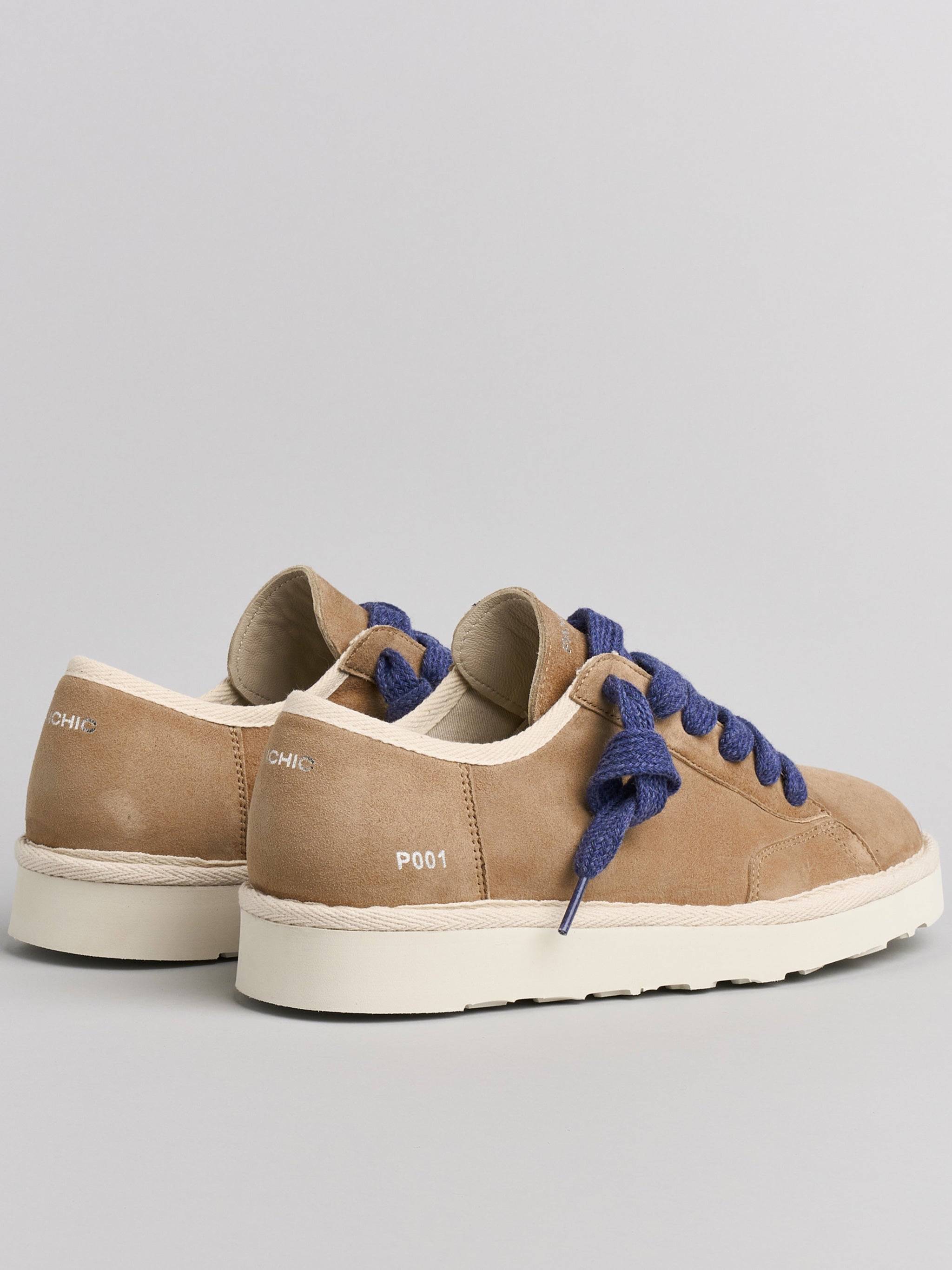 Lace-up Shoe Charm Calzature