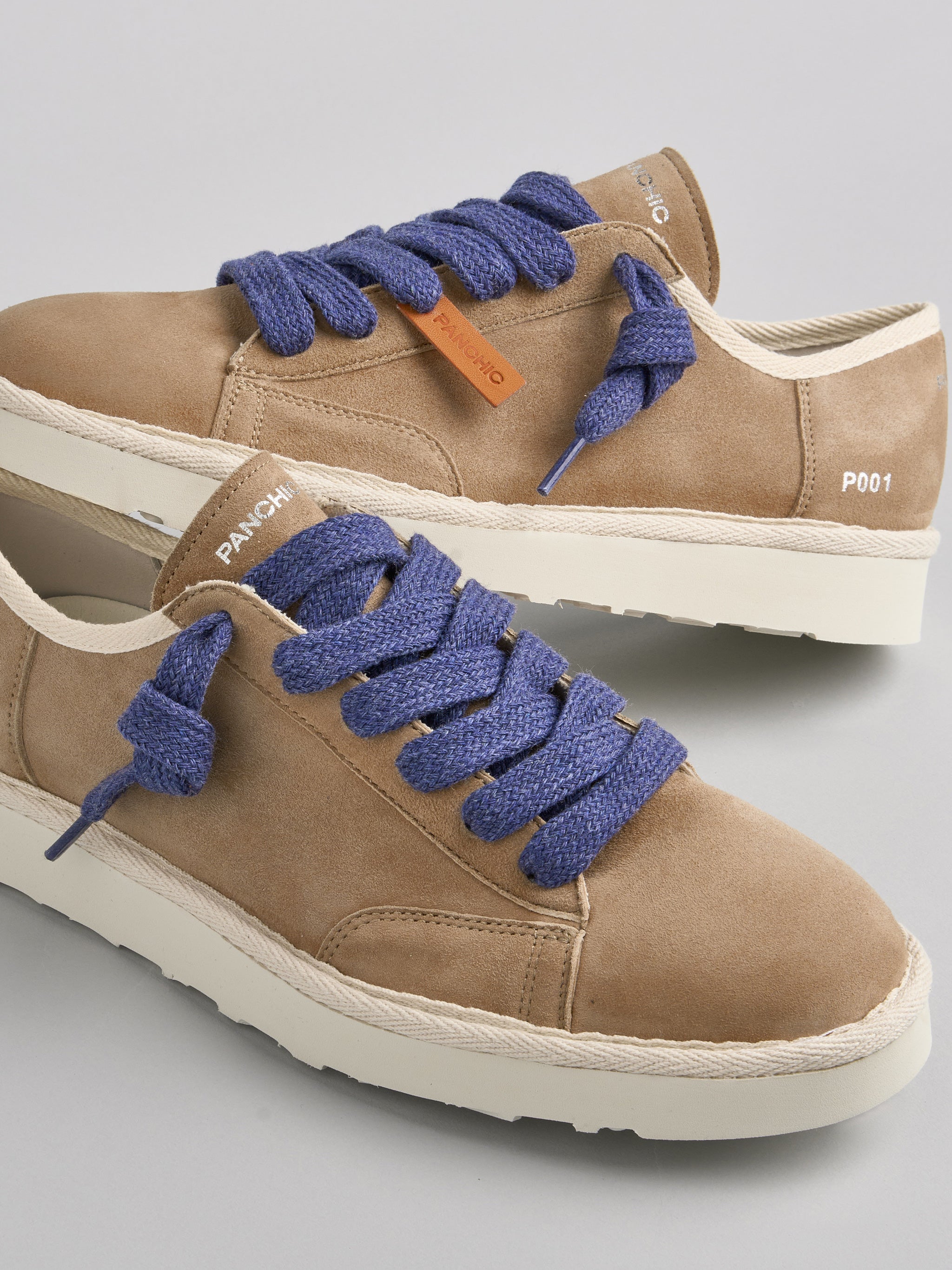 Lace-up Shoe Charm Calzature