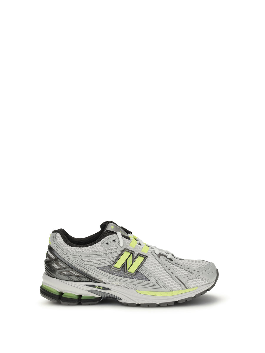 New Balance Upper: 100% Polyamide; Sole: 100% Rubber sneaker in silver