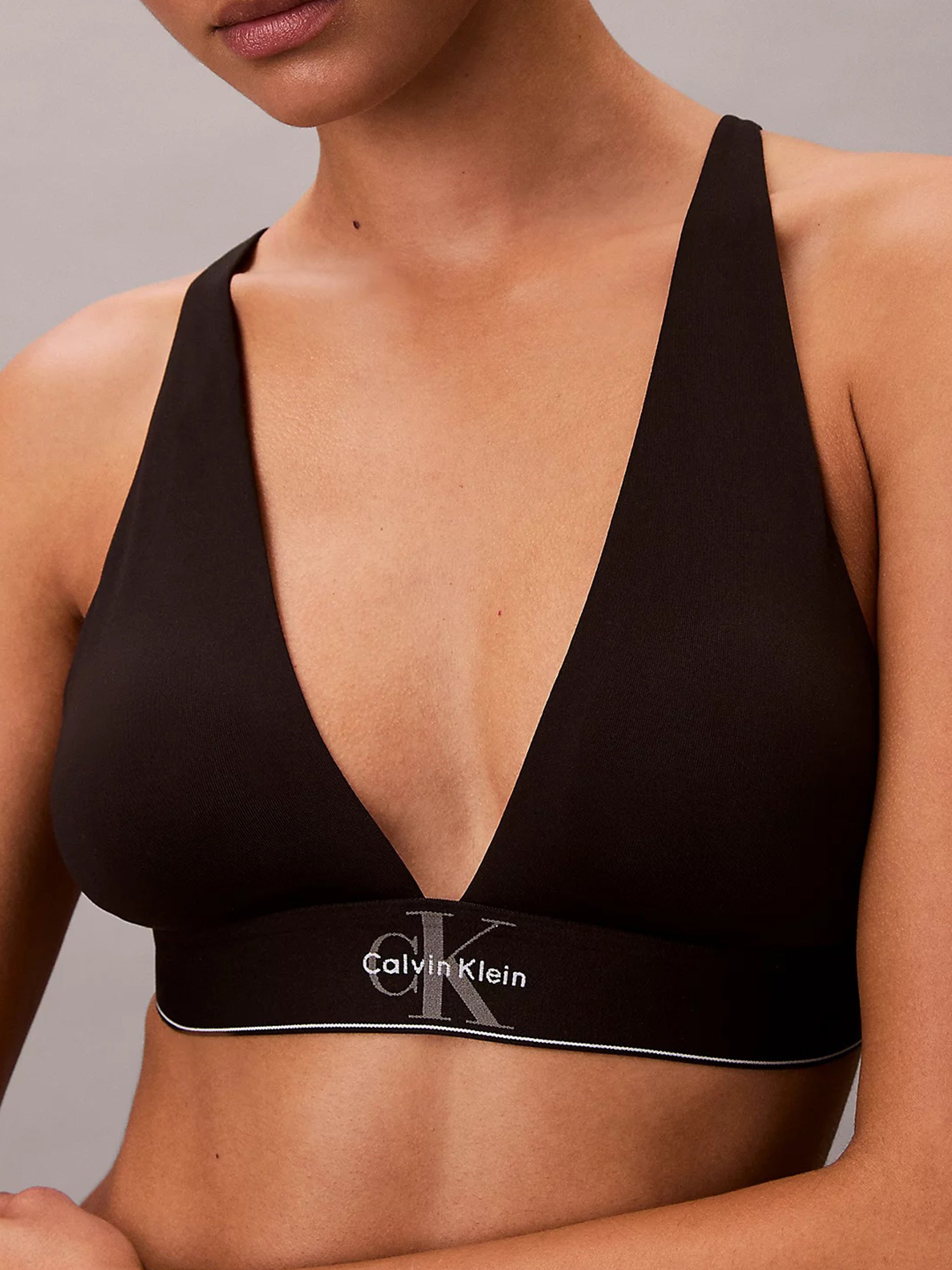 Lightly Lined Triangle Black Intimo