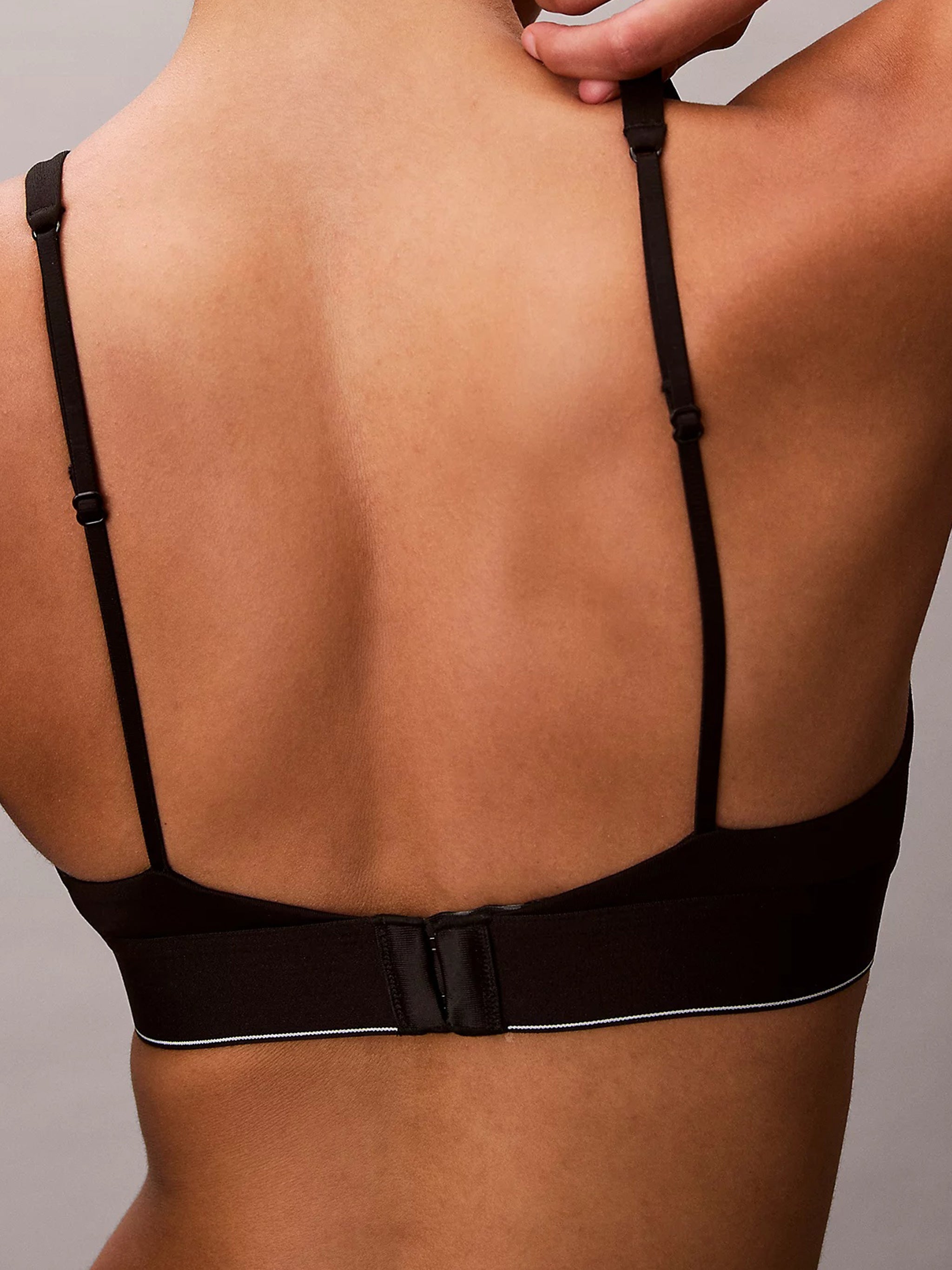 Lightly Lined Triangle Black Intimo