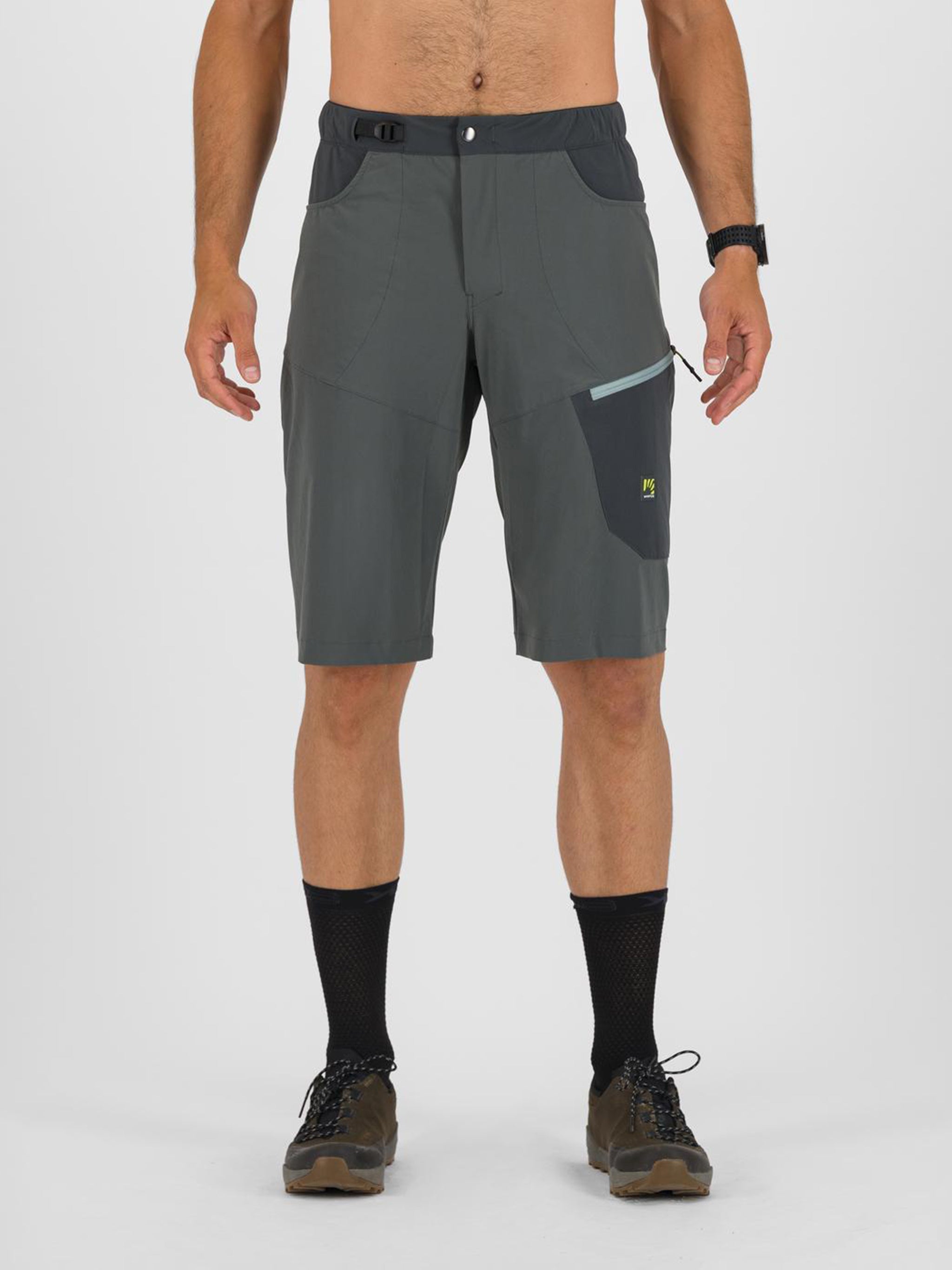 Nago Shorts Grey