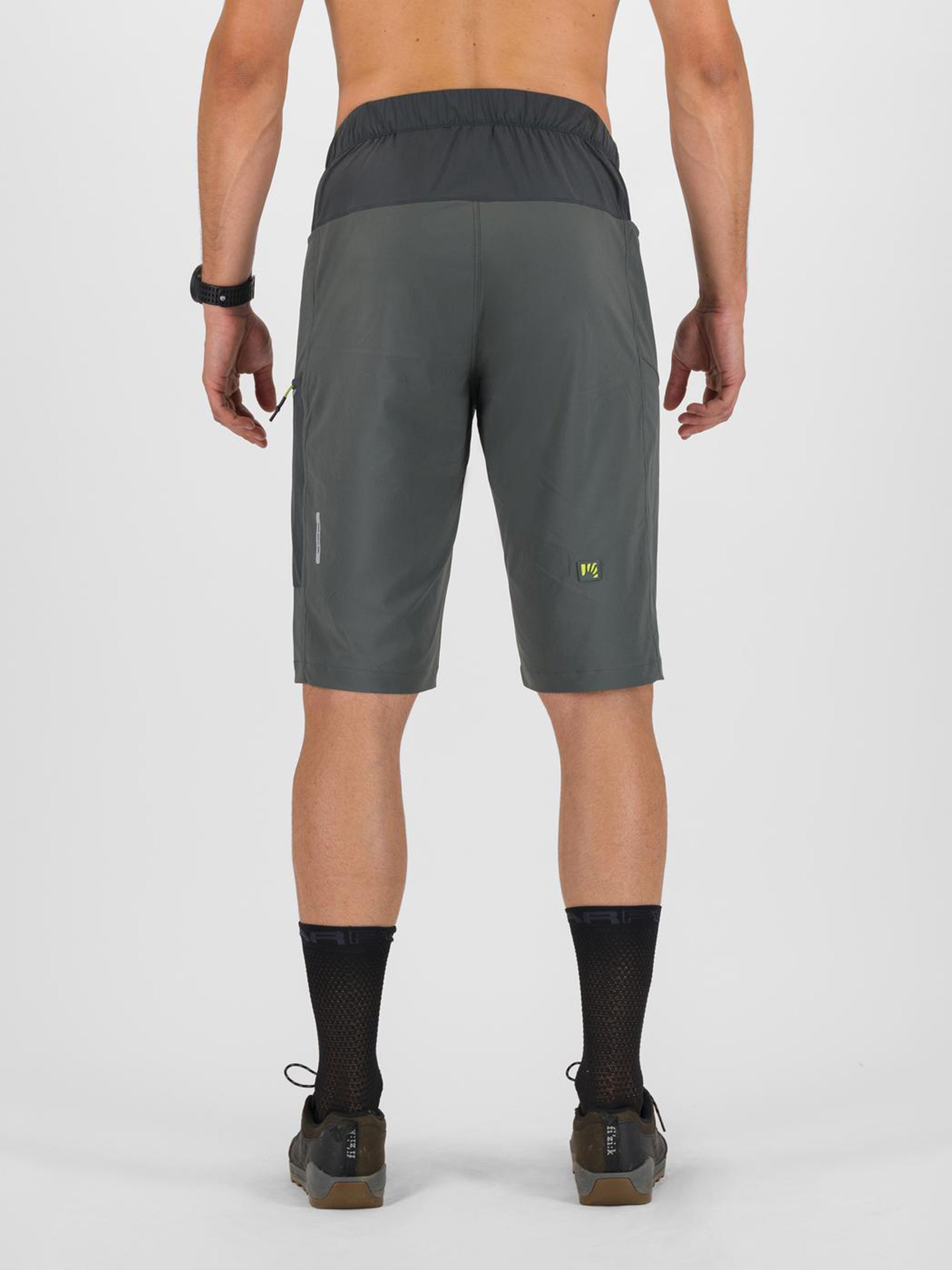 Nago Shorts Grey