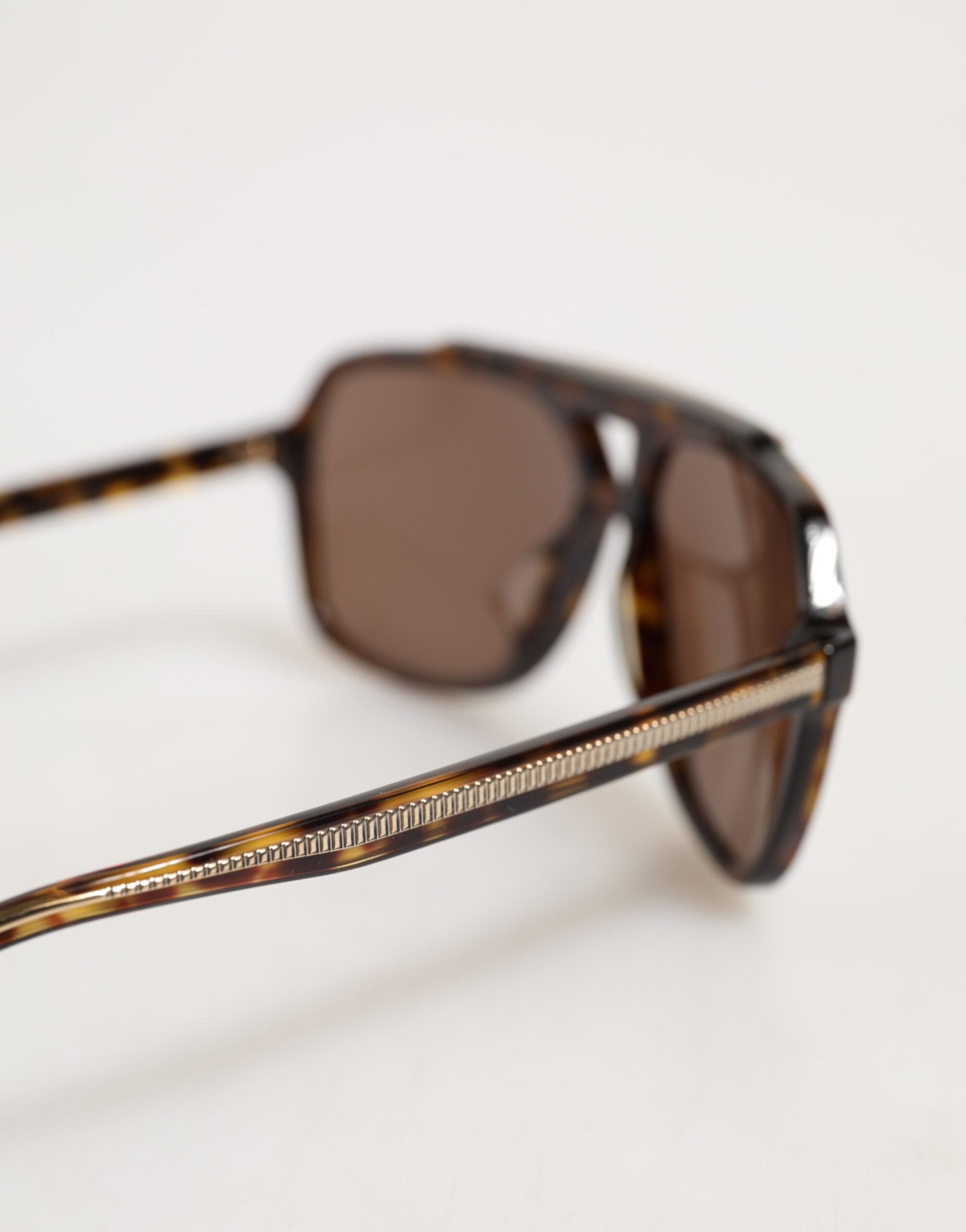 Dark Brown Tortoise Shell Pilot Frame Sunglasses 100
