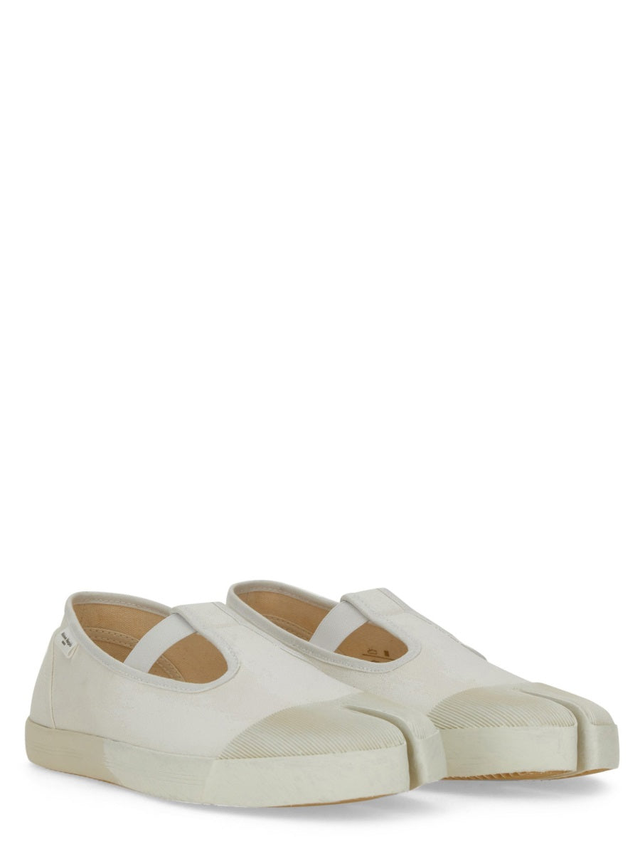 Mary Jane Tabis White Shoe