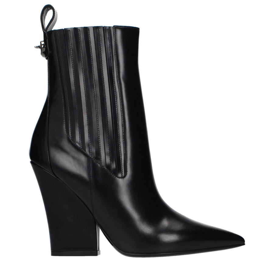 Valentino Garavani Leather ankle boot in black
