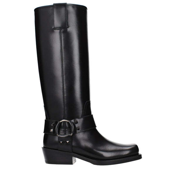 Valentino Garavani Leather boot in black