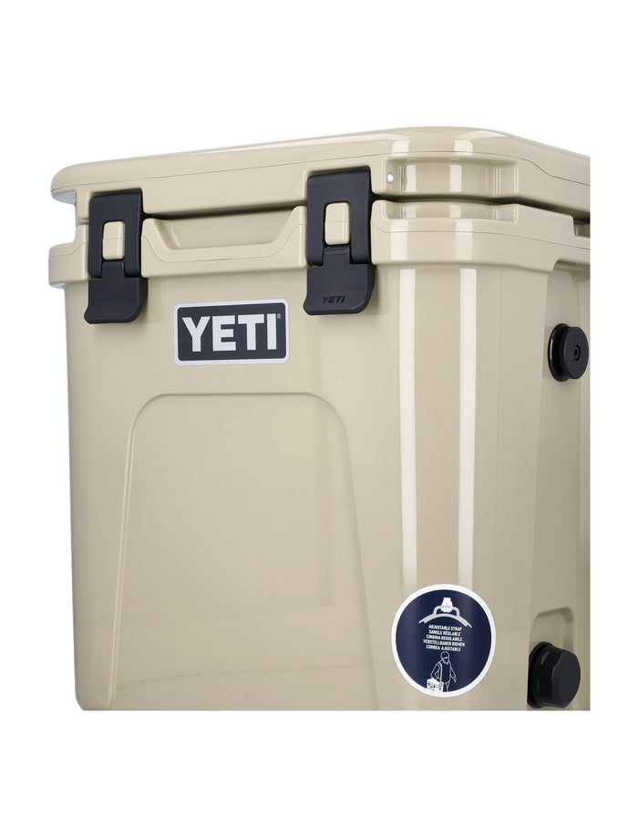 Yeti Roadie® 24 portable cooler box - Tan Compounded Resin Lifestyle