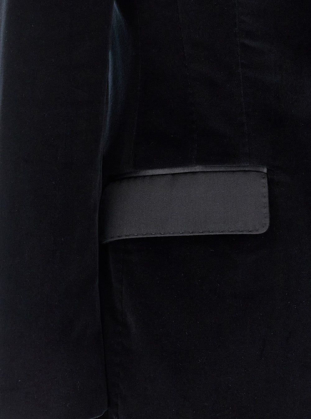 Black Single-Breasted Jacket With Peak Revers Velvet Woman Blazers