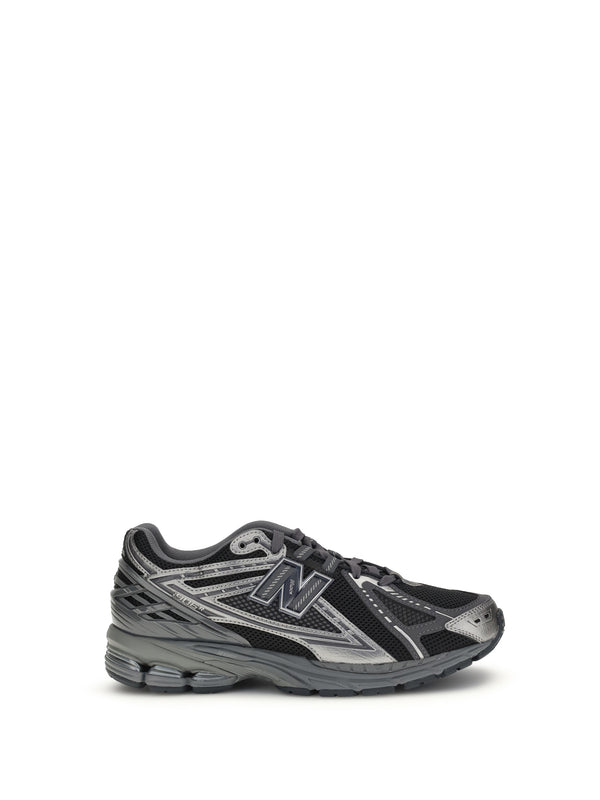 New Balance Upper: 100% Polyamide; Sole: 100% Rubber sneaker in black