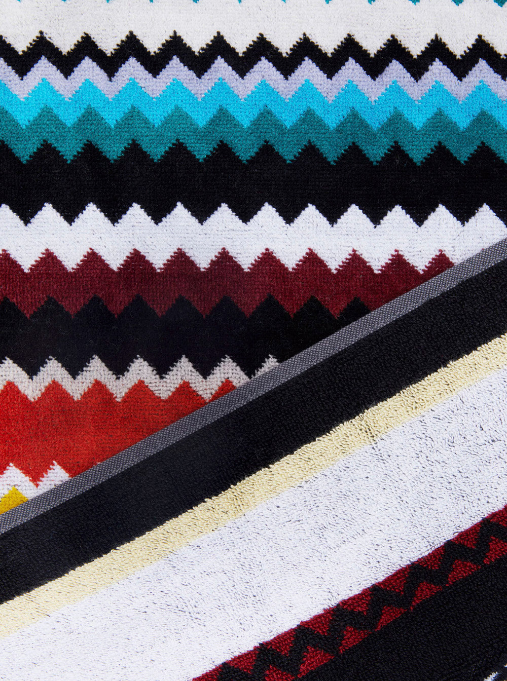 Curt Multicolor Beach Towel With All-Over Zigzag Motif Cotton Home Towels