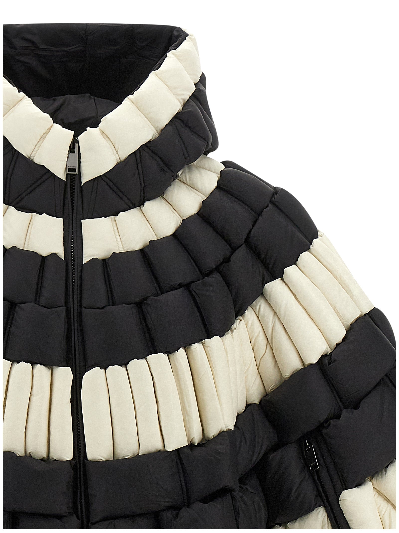 3d Cape White/black Nylon Capes