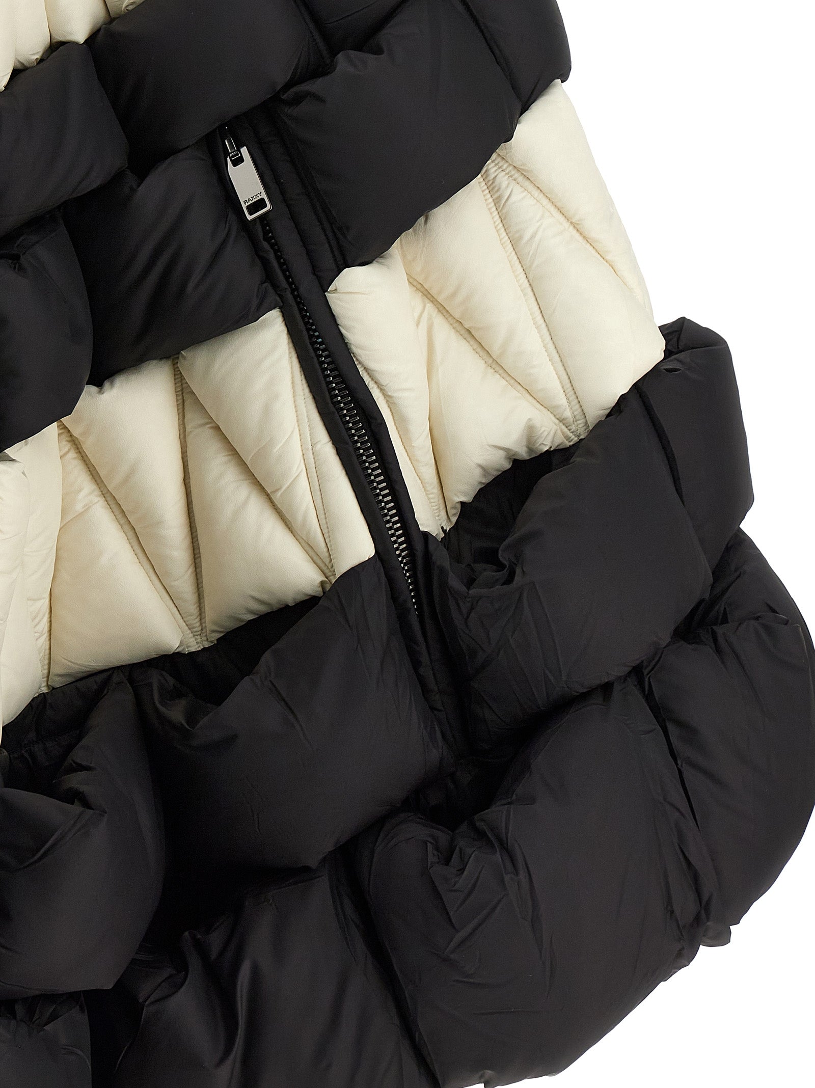 3d Cape White/black Nylon Capes