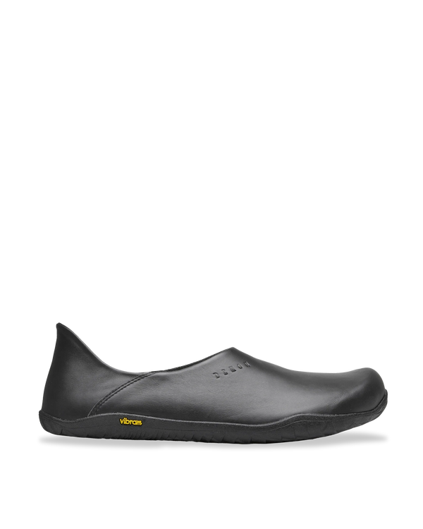 Demon Leather sneaker in black