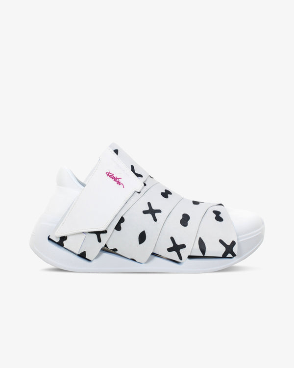 Fessura Italia Canvas with rubber velcro closure sandal in white