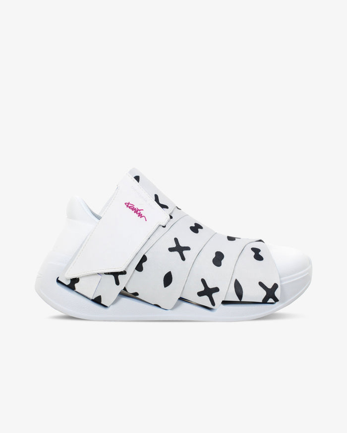 Change Shoe - Karim Rashid Limited Edition 01 White Sign Everyday Sneakers