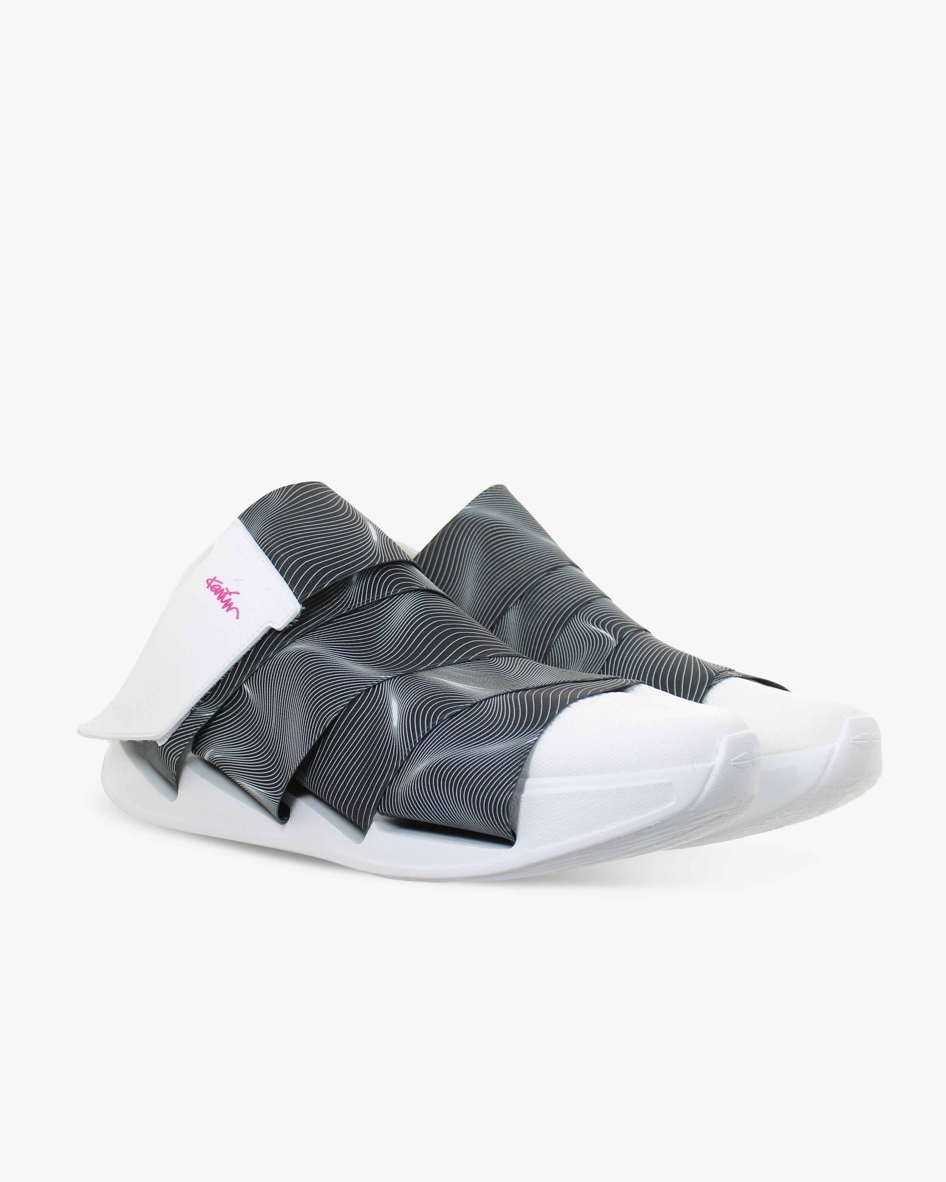 Change Shoe - Karim Rashid Limited Edition 03 Black Everyday Sneakers
